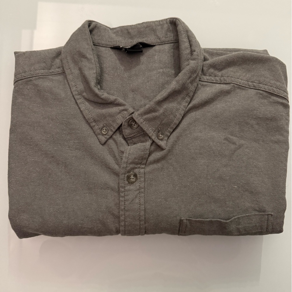 Eddie Bauer Men's Charcoal Button-Down Shirt